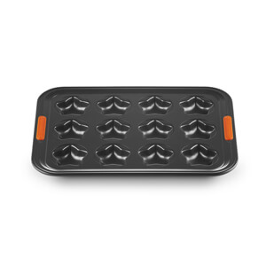 Le Creuset Bakeware 12 Cup Star Tray